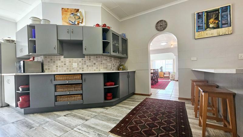 6 Bedroom Property for Sale in Fraaiuitsig Western Cape